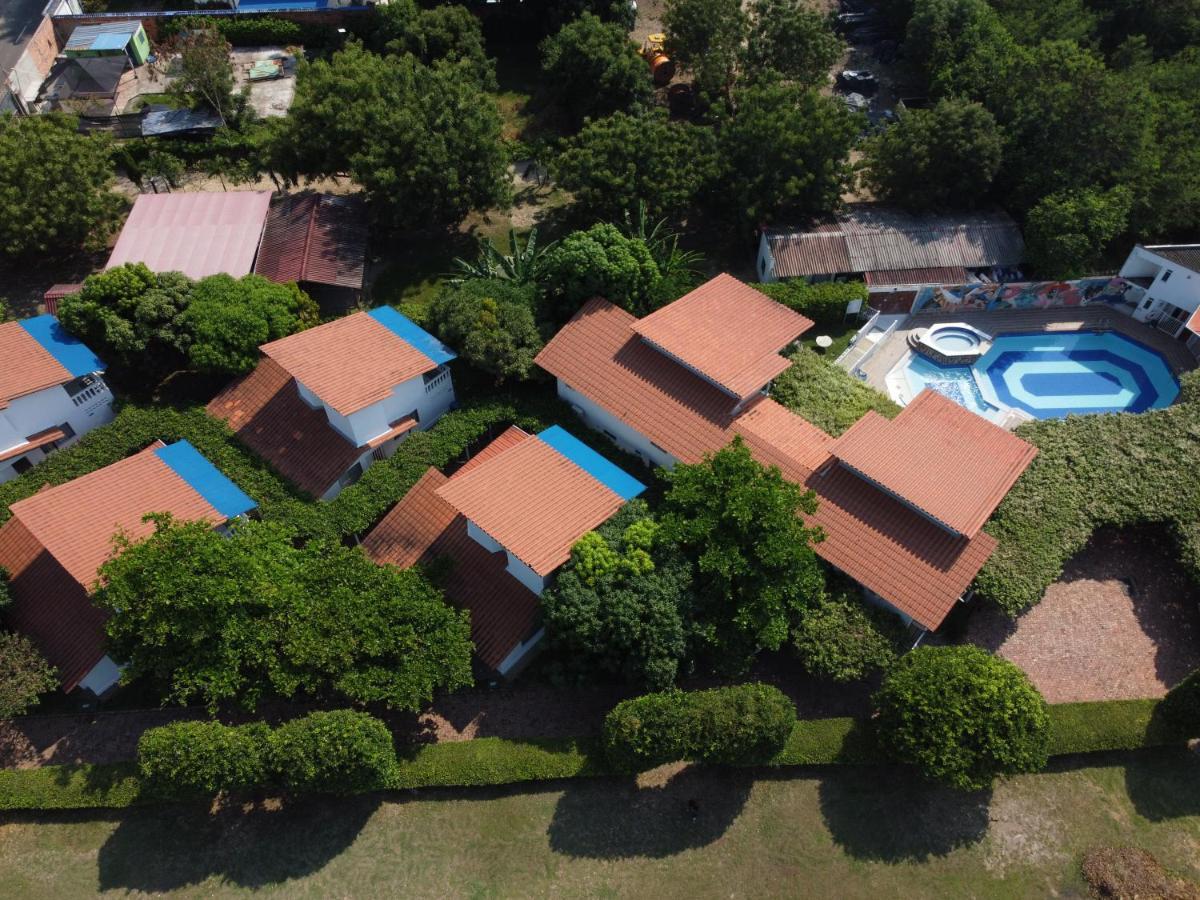 Villa Alejandra Girardot Bagian luar foto